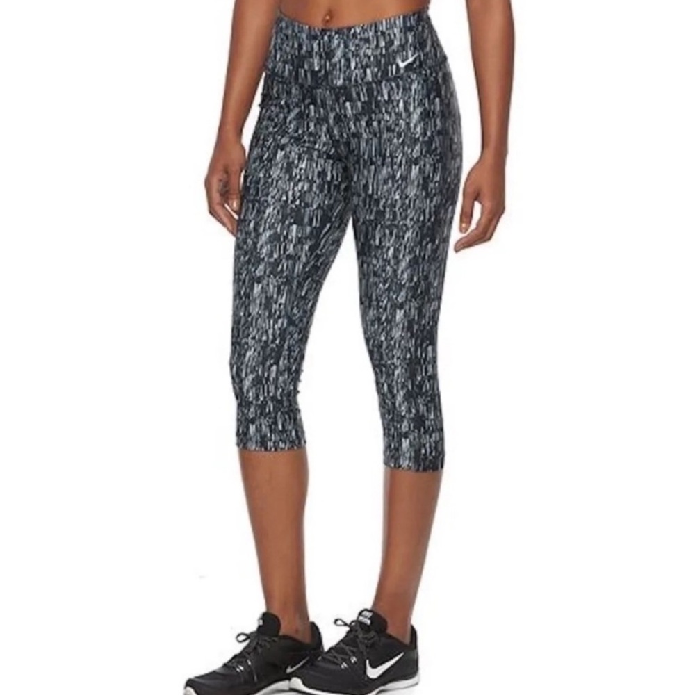 Nike Dry Fit Women Capri Leggings Black & White Screen Fuzz Size Large H-1